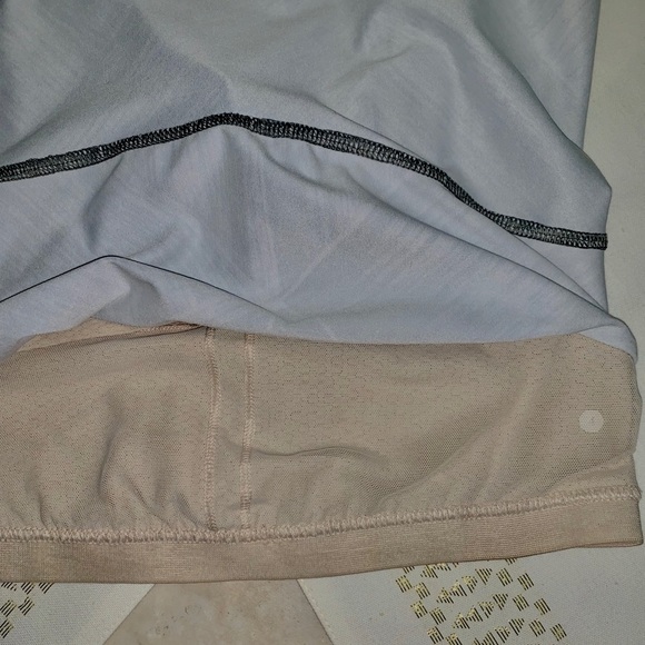 Black & white Lululemon tank top. Built-in bra - Picture 4 of 5